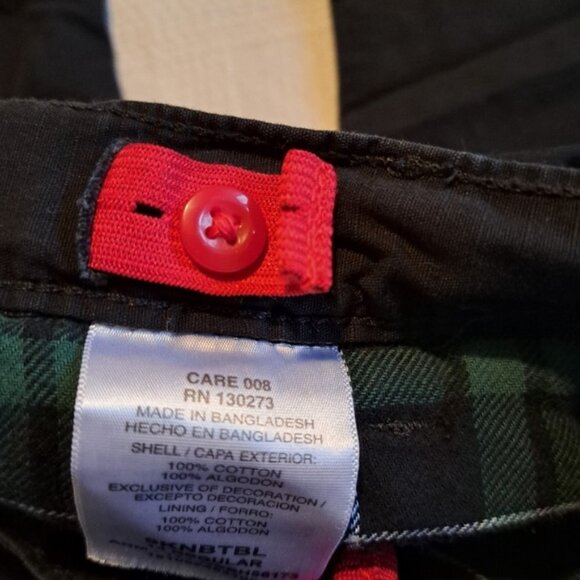 Boys cargo style plaid flannel lined pants. Brand tags removed, black - Picture 6 of 9